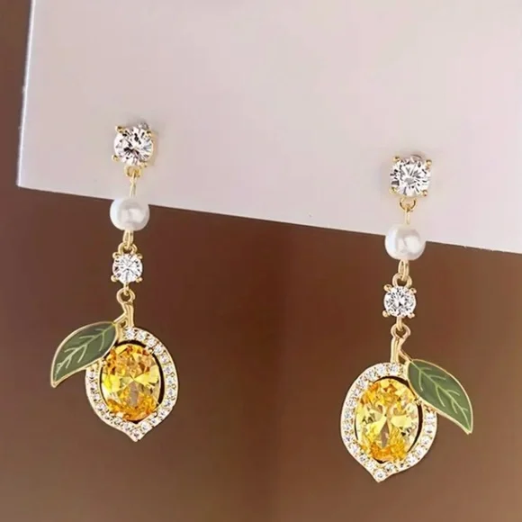 ✨Betsey Johnson Alora Lemon Drop Rhinestone Earrings - Picture 2 of 6